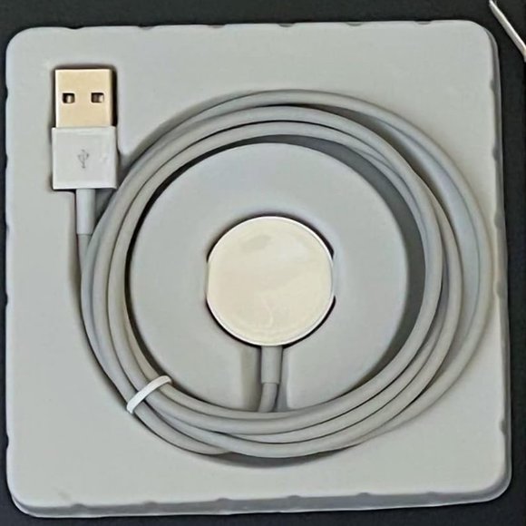 5.0 ft Upgrade iWatch Portable Wireless Apple Watch Series Watch Charger - Picture 8 of 9